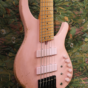 Aged Rosa California（Custom Shop）